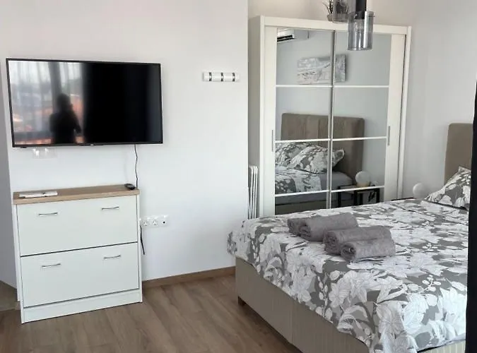 Sunny Azur * سينتس قسطنطين وهيلينا