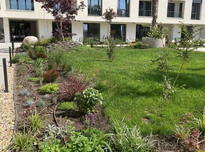 Sunny Azur سينتس قسطنطين وهيلينا