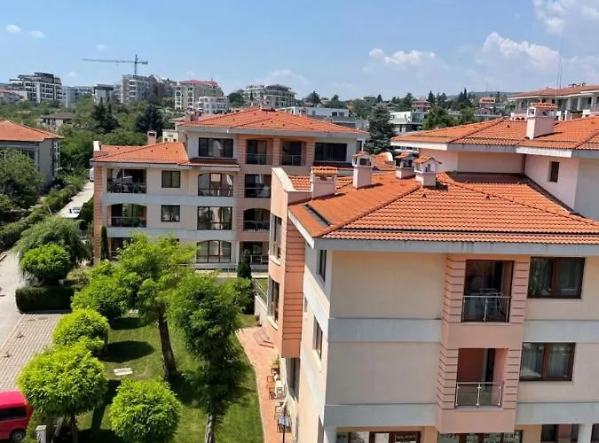 Sunny Azur سينتس قسطنطين وهيلينا